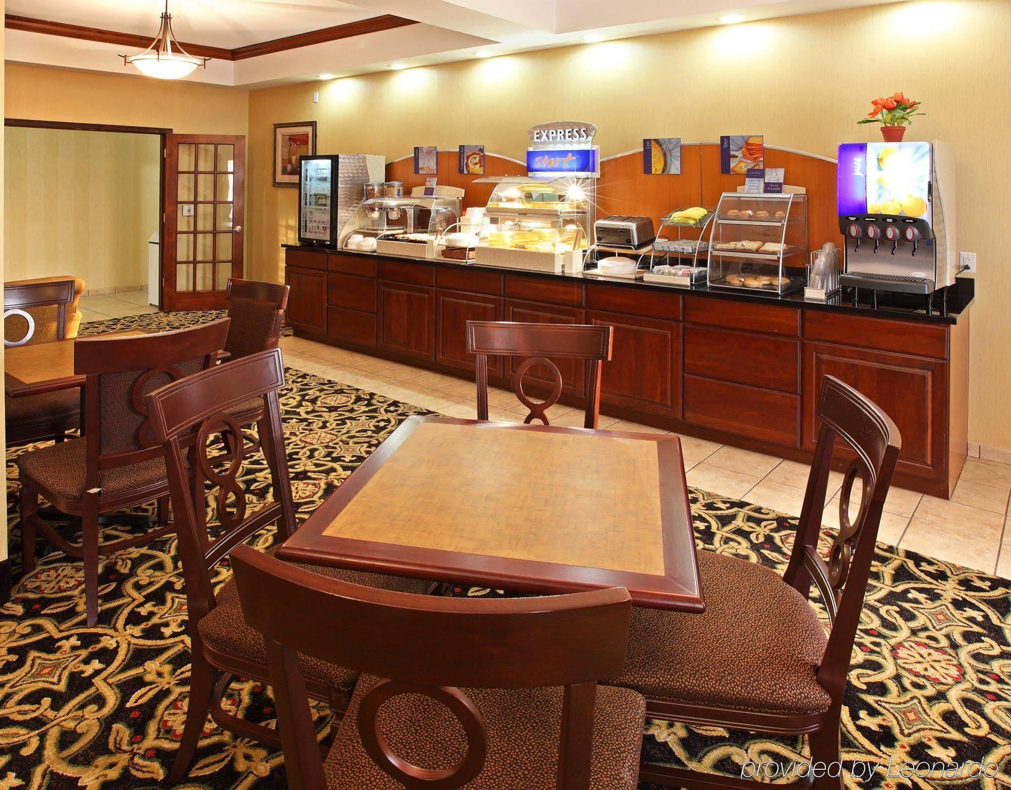 Holiday Inn Express Hotel & Suites Clarksville Eksteriør bilde