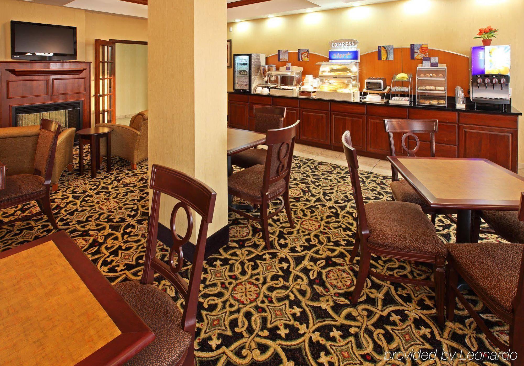 Holiday Inn Express Hotel & Suites Clarksville Eksteriør bilde