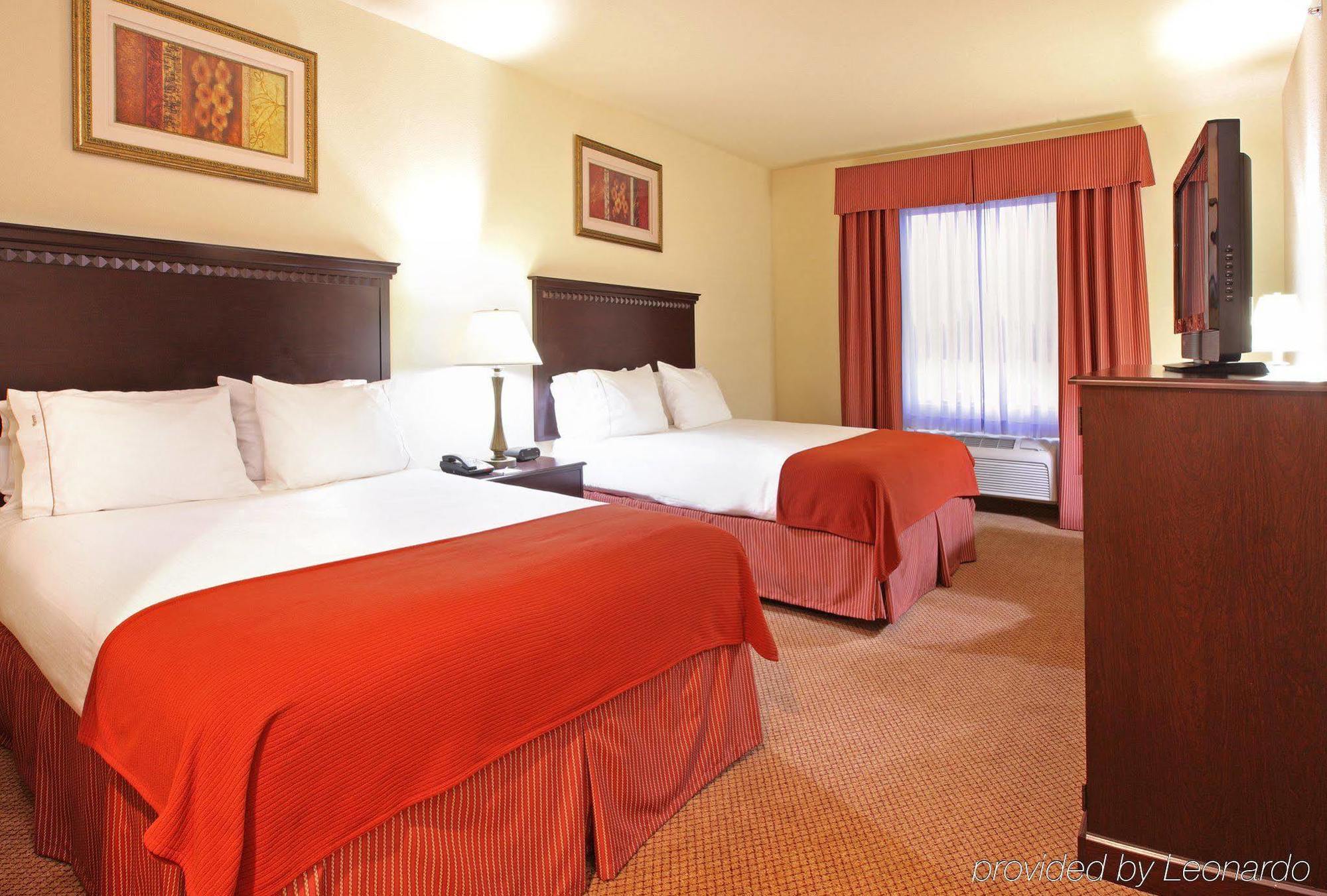Holiday Inn Express Hotel & Suites Clarksville Rom bilde